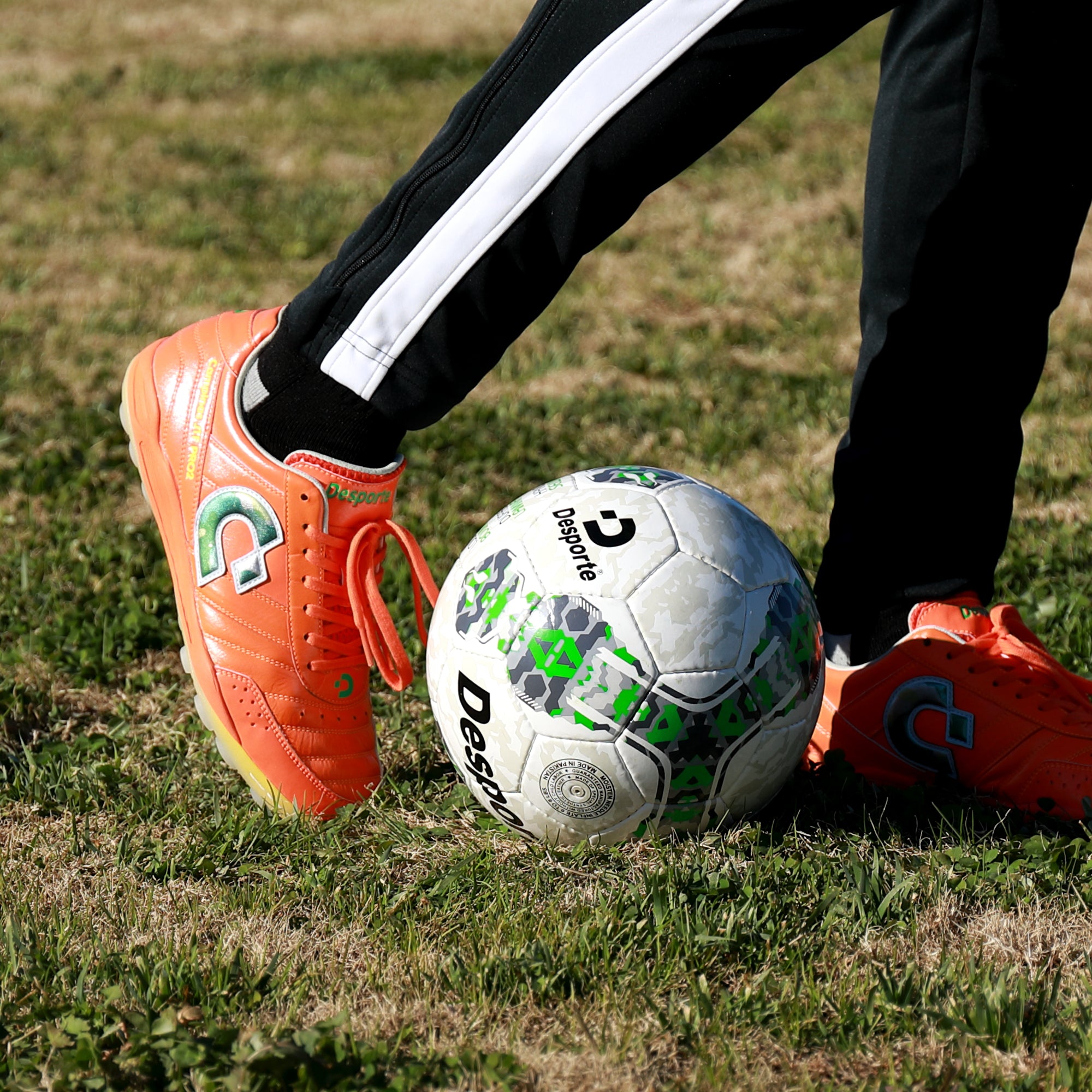 Desporte Campinas JTF PRO2 LTD 20th Anniversary orange green camouflage turf soccer shoes and futsal ball